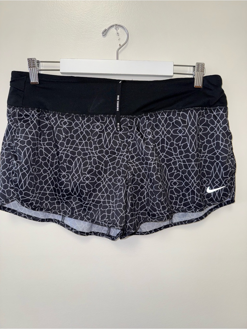 Nike Running (Large) Black & White Pattern Dri Fit Shorts